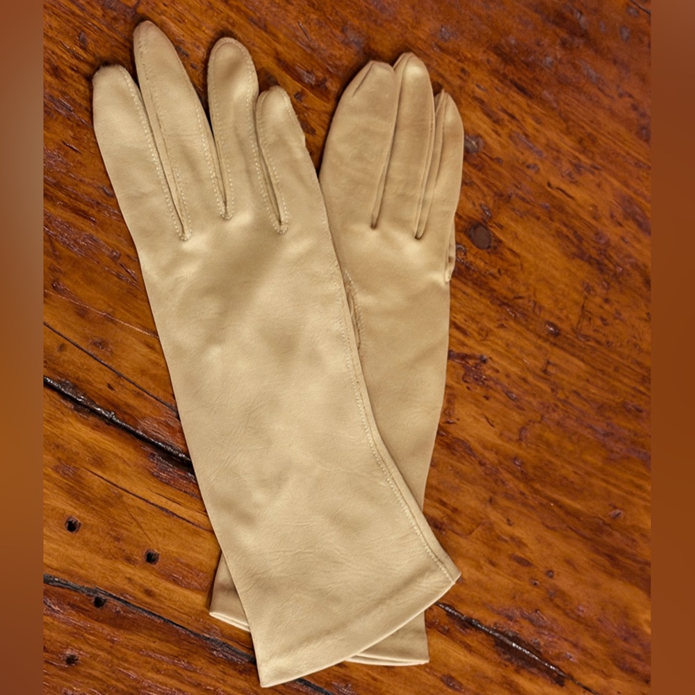 Women’s Vintage Tan Fabric Gloves